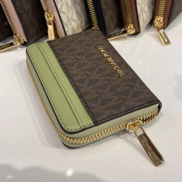 Michael Kors Jet Set Travel Medium Zip Around Card Case - Picture 10 of 16